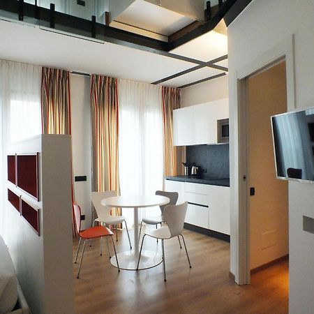 Bb Hotels Aparthotel Isola Milano Eksteriør billede