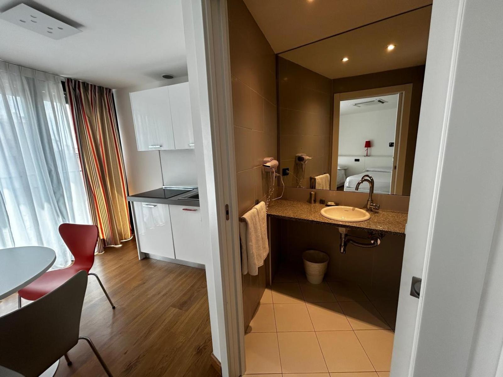 Bb Hotels Aparthotel Isola Milano Eksteriør billede
