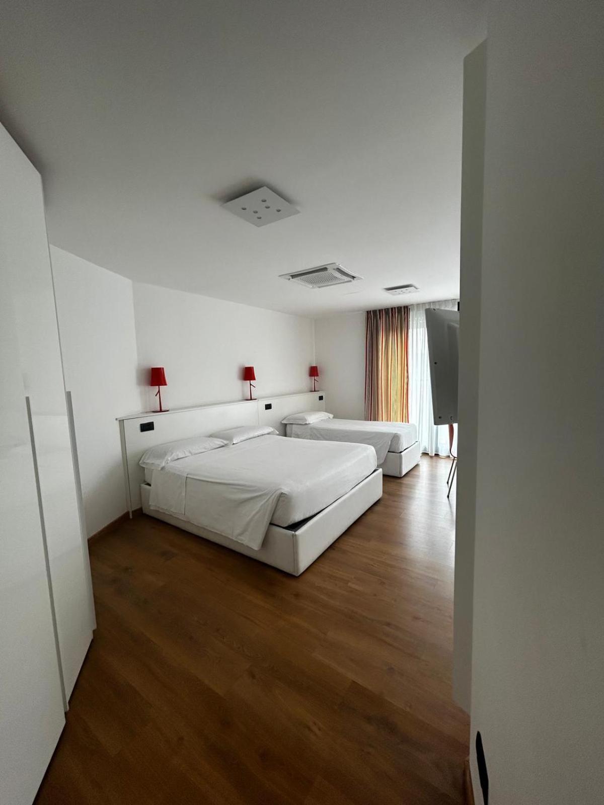 Bb Hotels Aparthotel Isola Milano Eksteriør billede